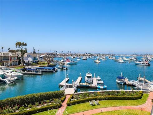 21  Bay Island  , Newport Beach, CA