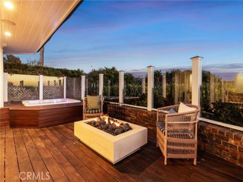 21  Bay Island  , Newport Beach, CA