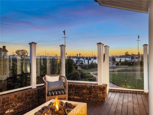 21  Bay Island  , Newport Beach, CA