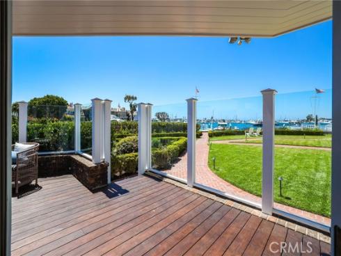 21  Bay Island  , Newport Beach, CA