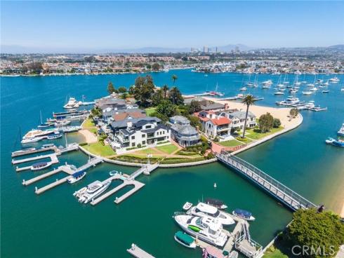 21  Bay Island  , Newport Beach, CA