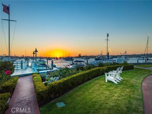 21  Bay Island  , Newport Beach, CA