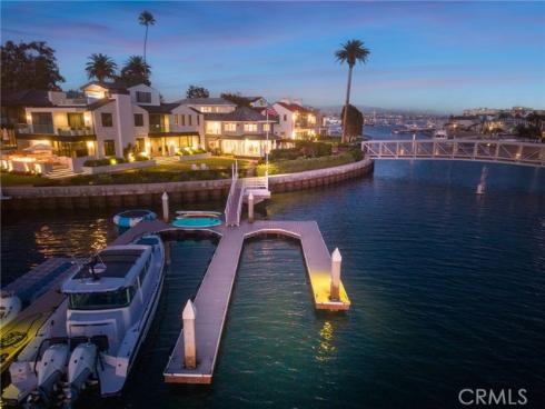 21  Bay Island  , Newport Beach, CA