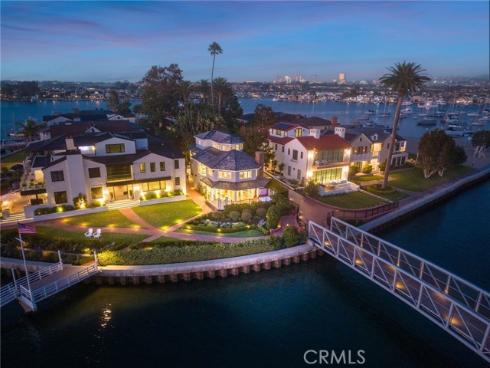 21  Bay Island  , Newport Beach, CA
