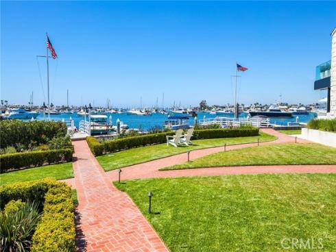 21  Bay Island  , Newport Beach, CA