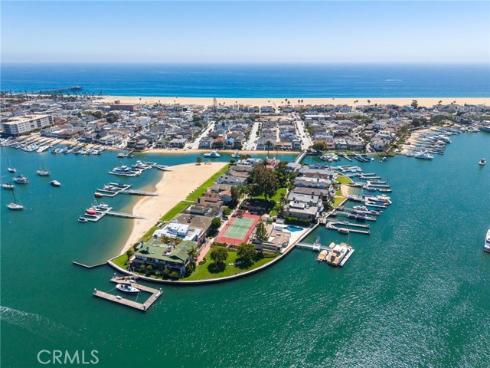 21  Bay Island  , Newport Beach, CA