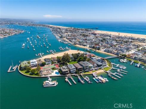 21  Bay Island  , Newport Beach, CA