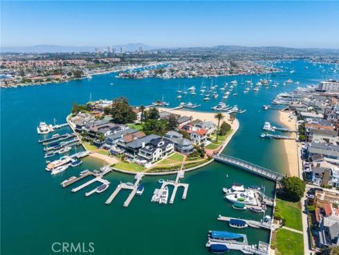 21  Bay Island  , Newport Beach, CA