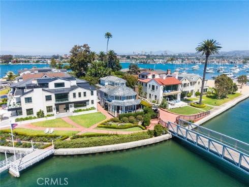 21  Bay Island  , Newport Beach, CA
