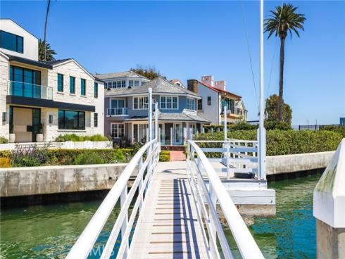 21  Bay Island  , Newport Beach, CA
