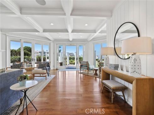 21  Bay Island  , Newport Beach, CA