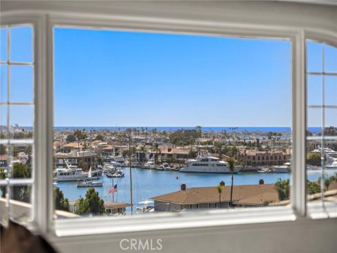 108 Kings Place , Newport Beach, CA
