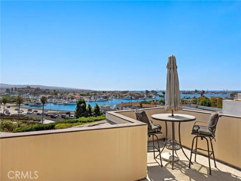 108 Kings Place , Newport Beach, CA