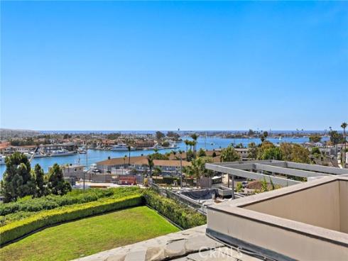 108 Kings Place , Newport Beach, CA