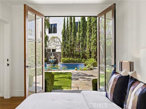 108 Kings Place , Newport Beach, CA