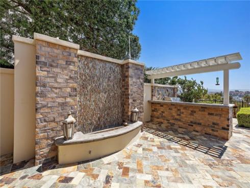 108 Kings Place , Newport Beach, CA