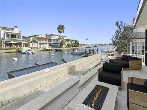 113 Grand Canal , Newport Beach, CA