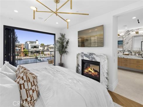 113 Grand Canal , Newport Beach, CA