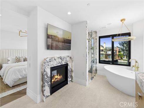 113 Grand Canal , Newport Beach, CA