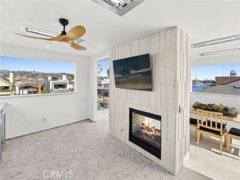 113 Grand Canal , Newport Beach, CA