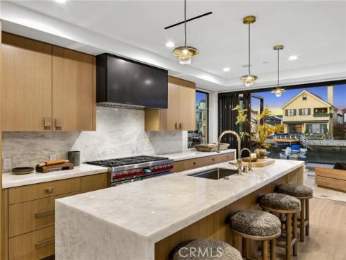 113 Grand Canal , Newport Beach, CA