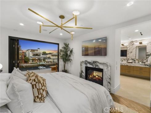 113 Grand Canal , Newport Beach, CA
