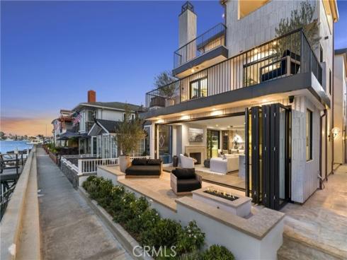 113 Grand Canal , Newport Beach, CA