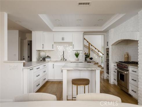 2572 Bayshore Drive, Newport Beach, CA