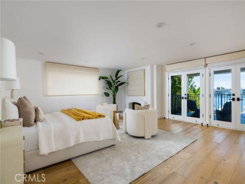 2572 Bayshore Drive, Newport Beach, CA