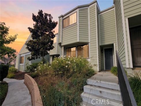 11 Northwind Court