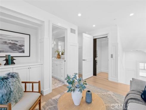1105 N Bay Front , Newport Beach, CA