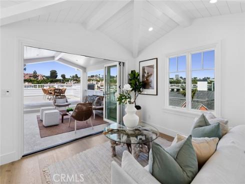 1105 N Bay Front , Newport Beach, CA