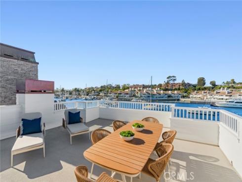 1105 N Bay Front , Newport Beach, CA