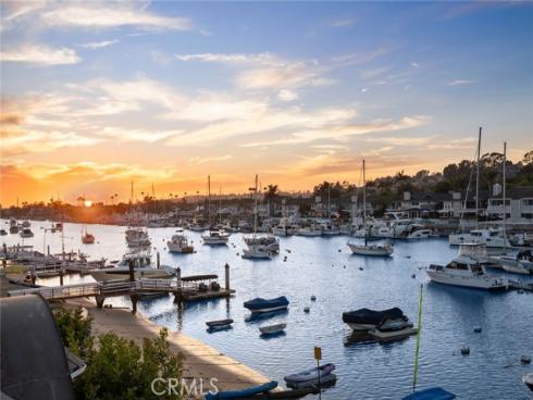 1105 N Bay Front , Newport Beach, CA