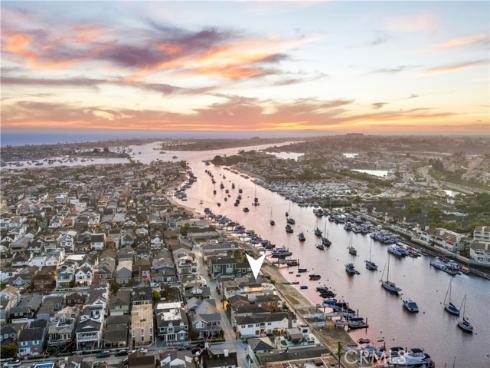 1105 N Bay Front , Newport Beach, CA