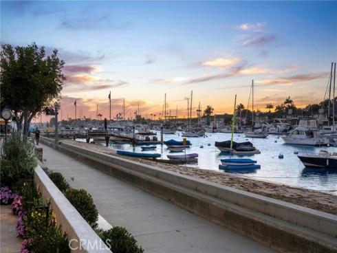 1105 N Bay Front , Newport Beach, CA