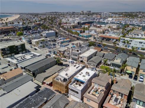1913 Court Street, Newport Beach, CA