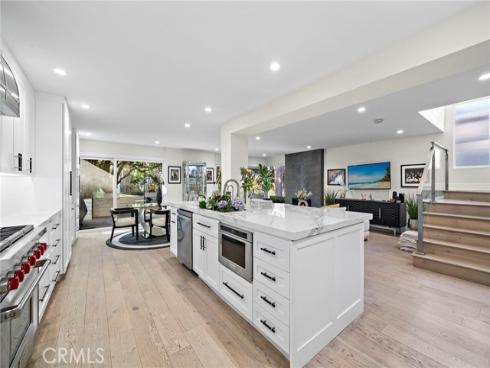 526 Vista Grande , Newport Beach, CA