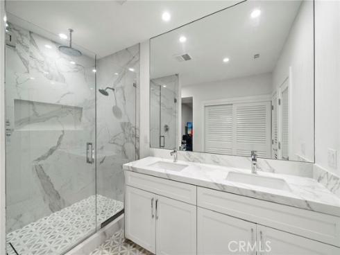 526  Vista Grande  , Newport Beach, CA