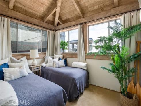 920 E Oceanfront  , Newport Beach, CA