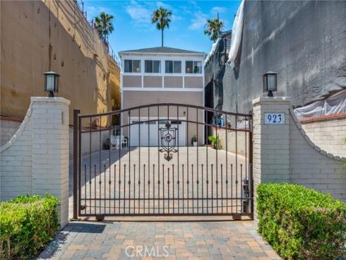 920 E Oceanfront  , Newport Beach, CA