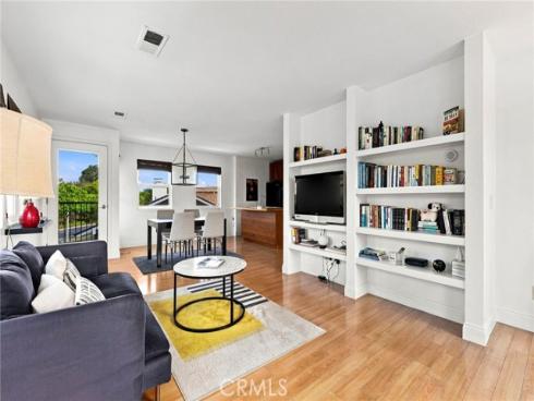 1000 Dover Drive, Newport Beach, CA