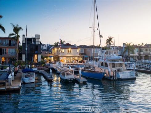 1114 E. Balboa Boulevard