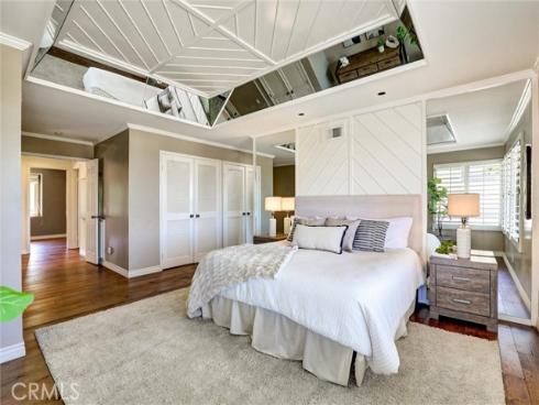 1 Saint Tropez , Newport Beach, CA