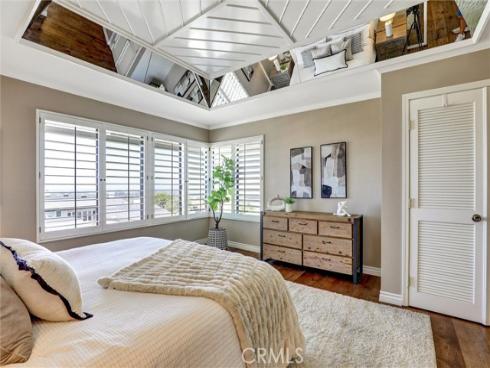 1 Saint Tropez , Newport Beach, CA