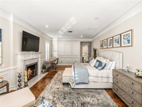 3 Barrenger Court , Newport Beach, CA