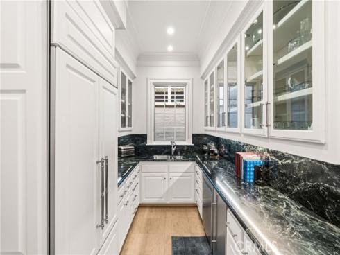 3 Barrenger Court , Newport Beach, CA