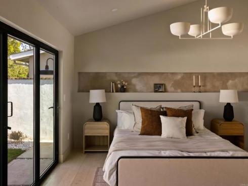 1812 Highland Dr , Newport Beach, CA