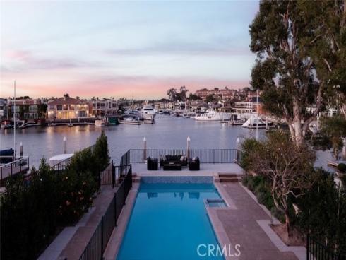 12 Harbor Island , Newport Beach, CA
