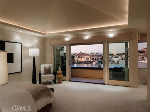 12 Harbor Island , Newport Beach, CA
